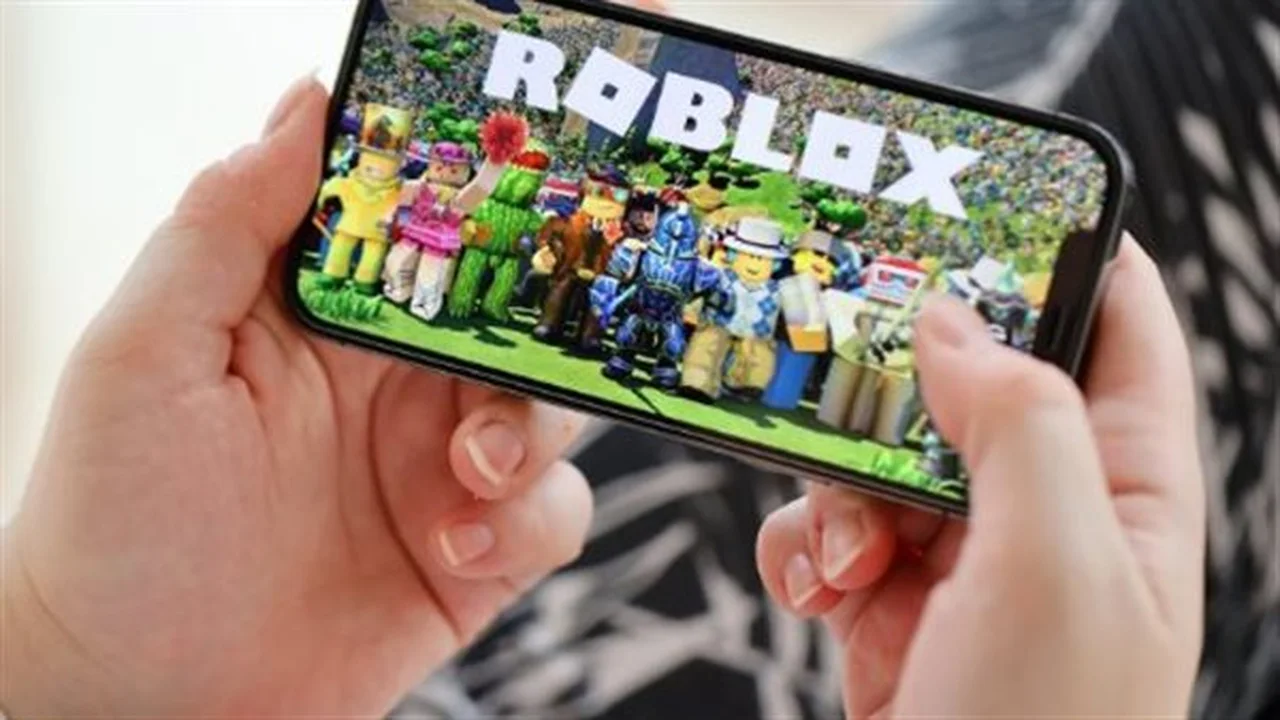 بتحرك برلماني.. مقترح حكومي جديد لمواجهة مخاطر الهواتف المحمولة على الأطفال في مصر